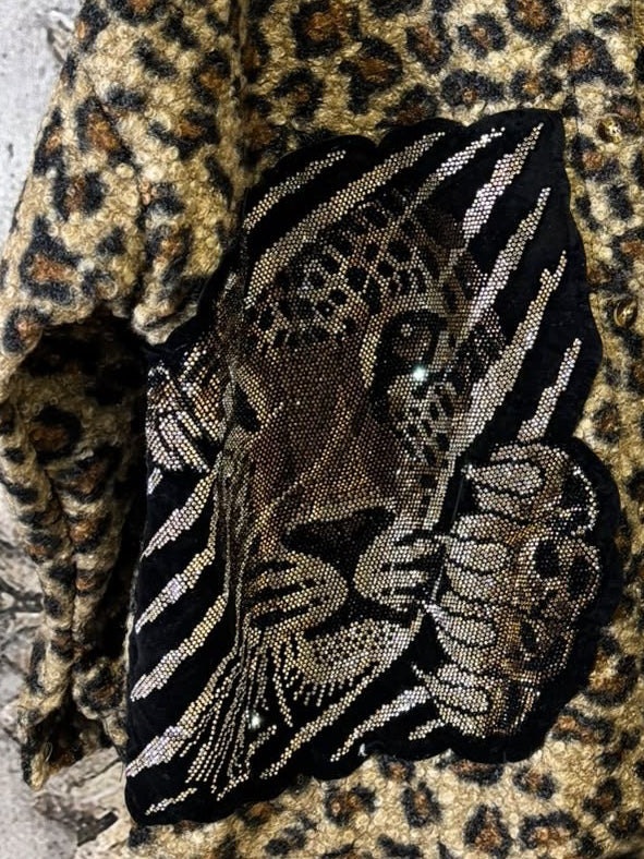 Kuschelige Leo-Hemdjacke mit funkelndem Tigermotiv Braun